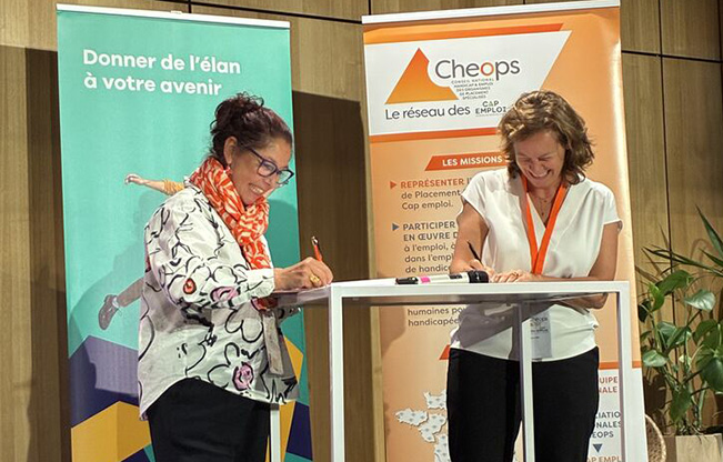 signature Apec cheops emploi.jpg